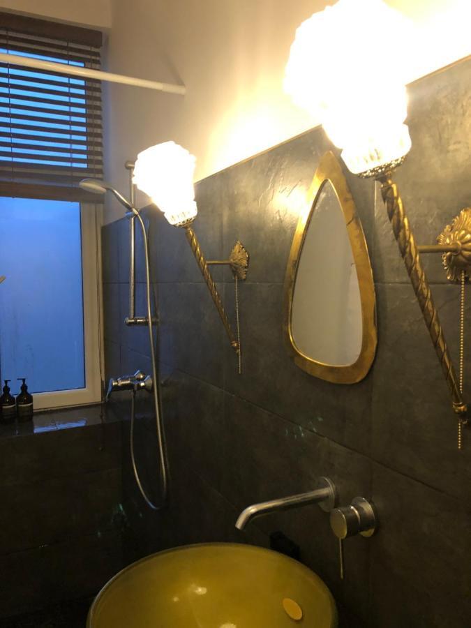 Bohemian Apartment In The Heart Of Old Ventspils City Exterior foto